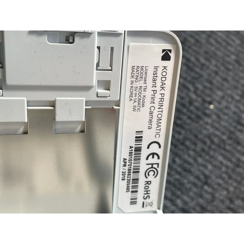 Kodak Printomatic Digital Instant Print Camera White Grey 8mm 3:2 RODOMATIC